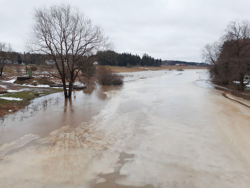 Jokien vedenkorkeudet jatkavat laskuaan viikon takaisista  talvitulvahuipuista | Hämeen ELY-keskus