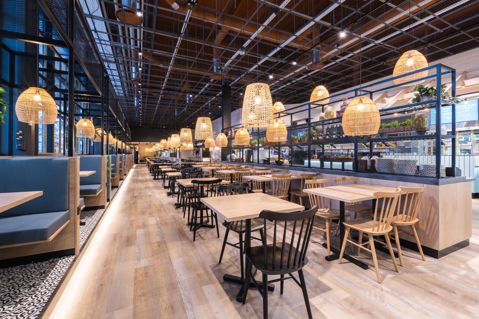 Uudessa loistossaan avautunut lahtelainen Holma kitchen & café sekä  Hesburger on koko perheen ravintolakokonaisuus Prisma Holmassa |  Osuuskauppa Hämeenmaa