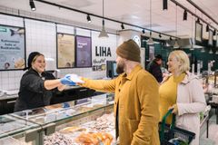 Joulun ruokapöydistä löytyy yhä enemmän valmiina ostettua – nousussa  bataatti- ja punajuurilaatikot | SOK - Suomen Osuuskauppojen Keskuskunta