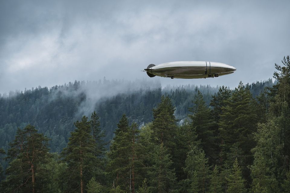 Ilmalaiva-drooni lentämässä Kolin kansallispuiston yllä 1