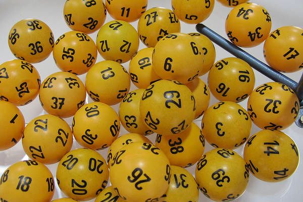 Pitkään lunastamatta ollut 190 000 euron lottovoitto löysi omistajansa |  Veikkaus Oy