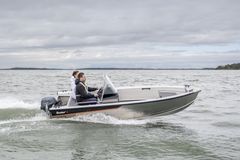 Buster S1:The Buster S weighs only 260 kg and can be easily transported on a brakeless trailer towed by a normal passenger car. If you choose a 20 hp motor, you do not need to register the boat (in Finland).