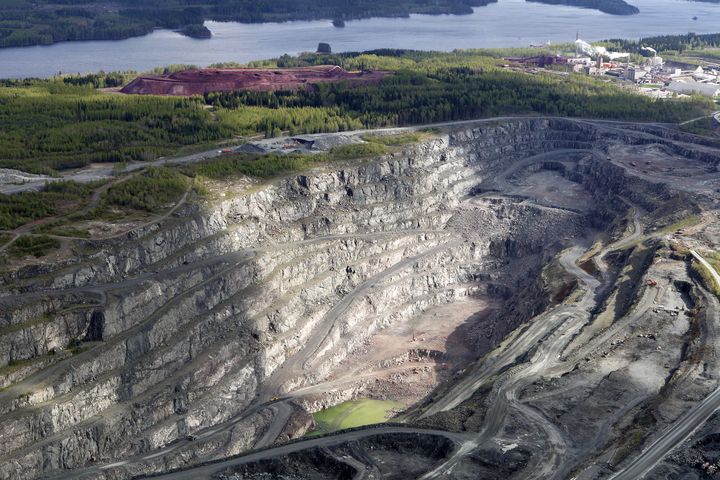 Hanketta, ympäristövaikutusten arviointiohjelmaa ja nyt alkavan YVA-menettelyn kulkua esitellään yleisötilaisuudessa elokuun viimeisenä päivänä.