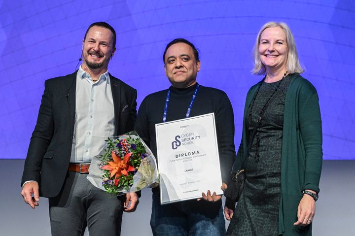 The Cyber Security Competition winner 2023 is Laavat solution for IoT security. In the photo from left: Peter Sund, FISC, Gaustabh Debbarman, Laavat Oy, Anni Vepsäläinen, Helsingin Messukeskus.