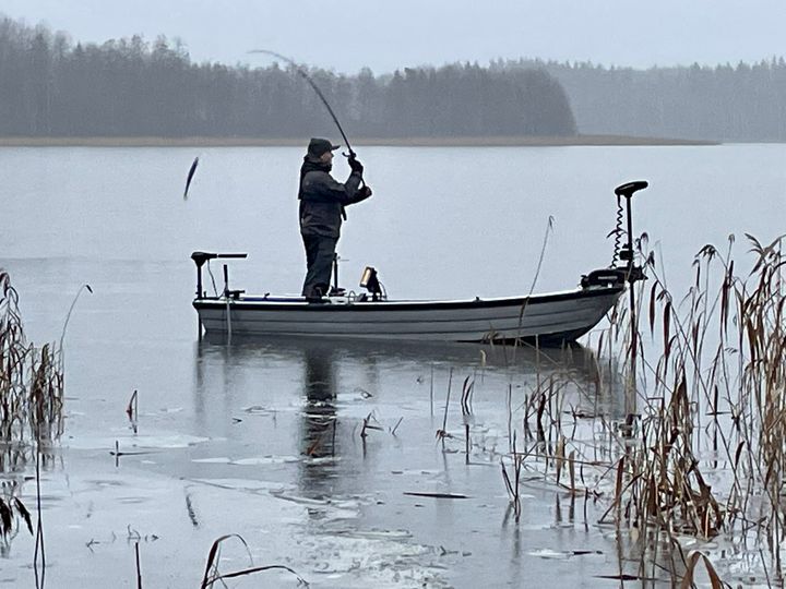 Yksi kisan veneistä on RO Buster, josta on tehty heittokalastusvene.