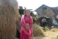 Nepalissa pientuottajat kehittävät uusia liikeideoita FFD:n hankkeessa. Pienlainoilla voi esimerkiksi aloittaa vesipuhvelinmaidon myynnin.