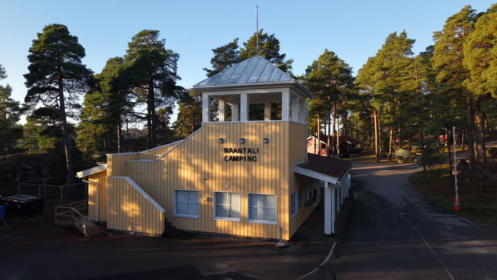 Naantalin kaupunginhallitus käsittelee ehdotusta uudesta yrittäjästä Kuparivuoren leirintäalueelle.