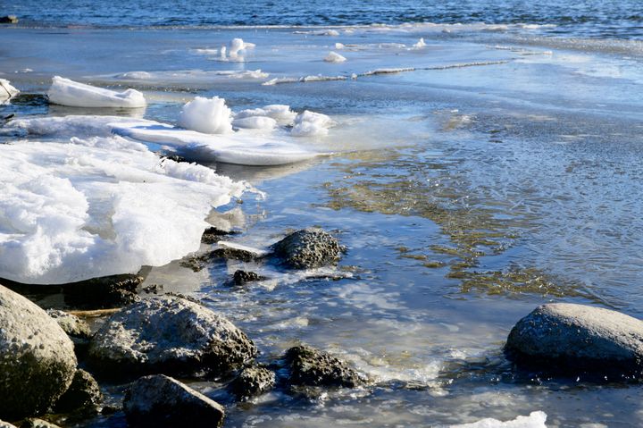 Sää lauhtuu ja jäätilanne voi muuttua nopeastikin. Kuva maaliskuulta 2024.