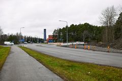 Ruonan yhdystie kuvattuna Rautakadun ja supermarketin suuntaan.