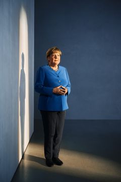 Angela Merkel kertoo muistelmissaan ennennäkemättömän omakohtaisesti varhaisesta elämästään DDR:ssä sekä Saksojen yhdistymisen jälkeen alkaneesta poliittisesta urastaan. Kuva: © Urban Zintel