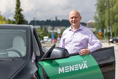 Menevä-taksipalvelun yrittäjä ja toimitusjohtaja Tuomo Halminen