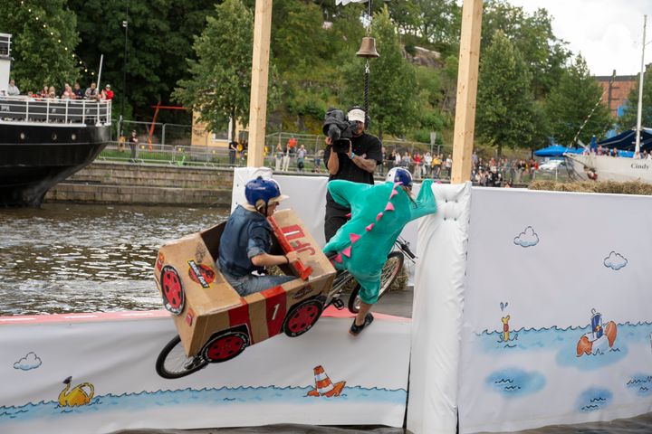 Team Stadin Suhaajat pääsivät Jurassic Fart -tandemillaan ketjurikon vuoksi vain senttien päähän Red Bull Rautaratsu -radan maaliviivasta.