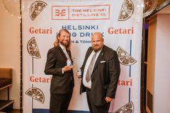 The Helsinki Distilling Companyn perustaneet Master Blender Kai Kilpinen ja Master Distiller Mikko Mykkänen esittelivät uuden Getarin Helsingissä 5. syyskuuta 2024.