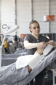 Mirva Alasjärvi voitti hopeaa EuroSkills Gdansk 20203 -kilpailussa. Nyt tähtäimessä on maailmanmestaruus. Kuva: Olaf Sawajner / WorldSkills Europe.