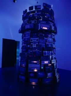 Cildo Meireles, Babel (2001).