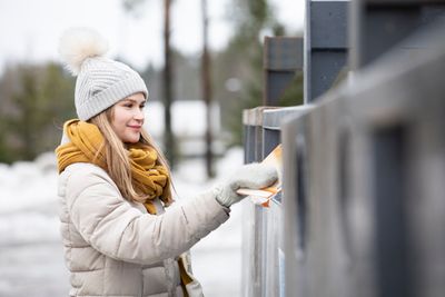 Artikkelin näyttökuva Joulun lajitteluohjeet: Näin laitat pakkausmateriaalit oikein kiertoon