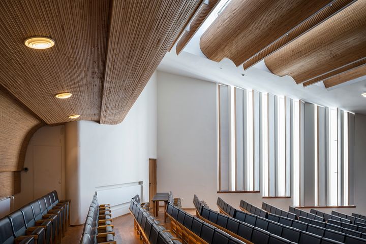 Wolfsburg Cultural Centre, auditorium (1958-62), Germany.