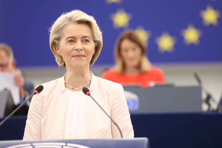 Ursula von der Leyen esitteli parlamentille tulevien vuosien ohjelmaa, jos hänet valitaan jälleen komission johtoon