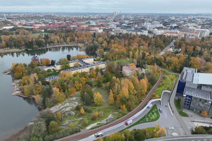 Havainnekuva tunnelin suuaukosta Salmisaaressa.