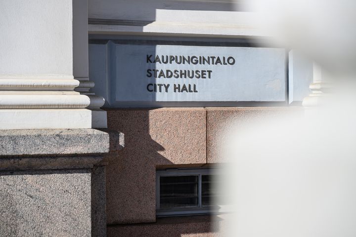 Kaupnginhallitus kokoontuu kaupungintalollla.