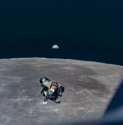 Valokuvanäyttely Matka Kuuhun 55 Terranovassa. Kuva: NASA Archive