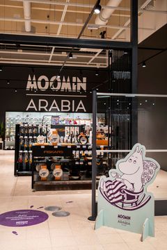 ABC-Marketin yhteydessä jatkaa sisustus- ja lahjatavaraliike Finnmari, joka on uudistuksessa saanut rinnalleen Moomin Arabian shopin sekä Fiskarsin tuotteita.