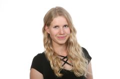 Susanne Jauhiainen palkittiin parhaasta tietojenkäsittelytieteen alan väitöskirjasta.