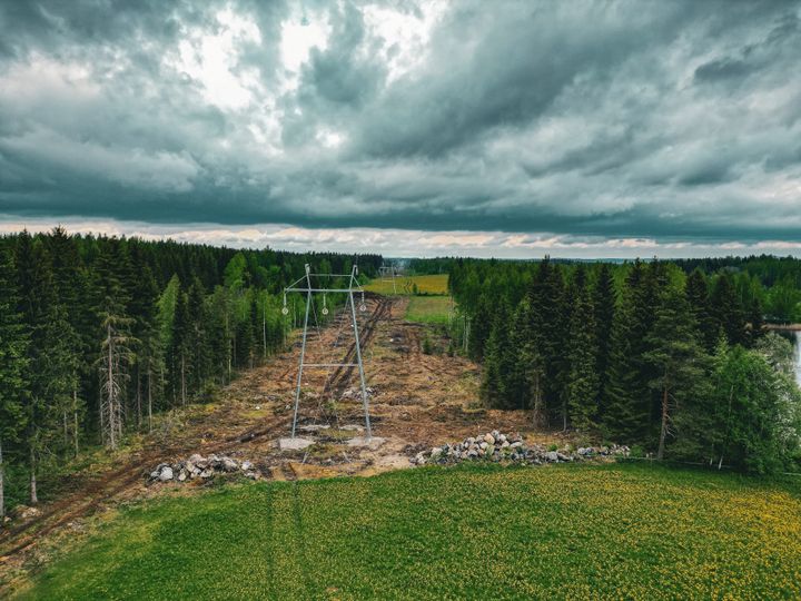 Puhtaan siirtymän vaatimat uudistukset edellyttävät paikallisilta jakeluverkkoyhtiöiltä lähivuosina kymmenien miljoonien investointeja