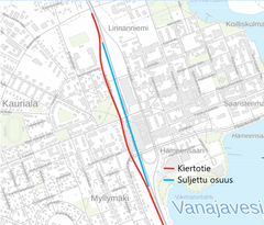 Kartta näyttää suljetun tieosuuden Hämeenlinnassa (sininen) ja kiertotien (punainen). Ajoreitti etelään menee Eureninkatua pitkin.