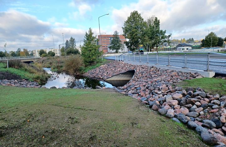 Putkisilta Väinö Sinisalon kadulla, Riihimäki.