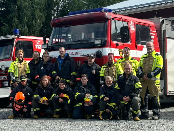 Special Rescue -toiminnassa erityistä tukea tarvitsevat aikuiset pääsevät mukaan vapaapalokuntaharrastukseen ja oppimaan turvataitoja. EU:n maaseuturahoitus on toiminnan kehittämisen ja laajentamisen kannalta äärimmäisen tärkeää, sillä Special Rescue ei ole minkään hankkeessa mukana olevan toimijan ydintoimintaa, kertoo hankejohtaja Markku Salminen Illon VPK:sta.