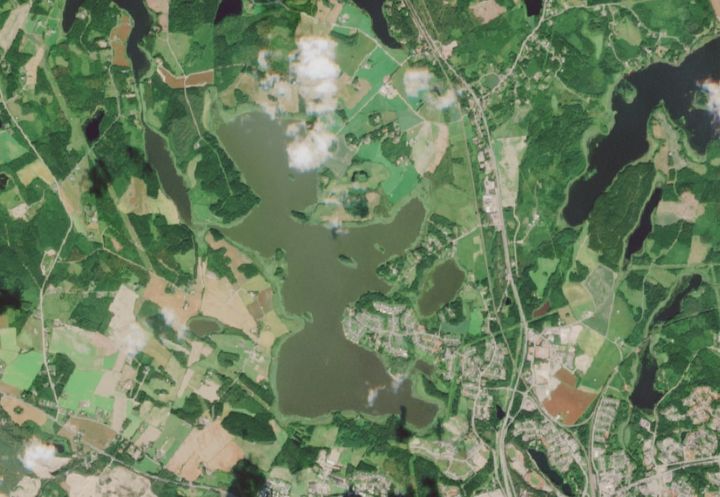 Satelliittikuva Siilinjärvellä sijaitsevasta Kevätön-järvestä.