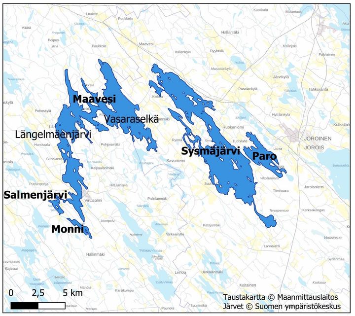 Joroisvirran reitin sijaintikartta. Maavesi, Salmenjärvi ja Monni merkitty karttaan tumman sinisellä. Maavesi jakautuu Längelmäenjärveen ja Vasaraselkään.