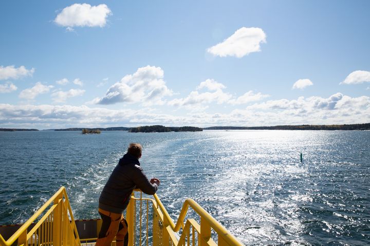 Skärgårdens ringväg, Finlands kändaste turistiska rutt, är 250 km lång och inkluderar flera färjeöverfarter.