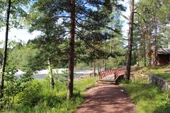 Langinkosken kalastusmajaa ympäröi kaunis luonnonsuojelualue, jossa kalastaminen on yhä mahdollista. Kuva: Suomen kansallismuseo.