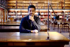 Riksarkivet i Helsingfors stadsdelen Kronohagen är enligt arkitekt Anis Souissi ett övertygande exempel på tidlös arkitektur. Han dras till historiska, högloftiga rum som inbjuder till reflektion och eftertanke.