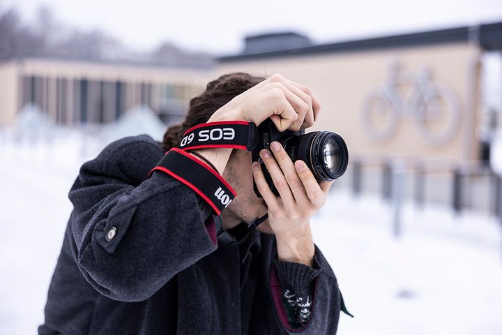 Tampereen yliopiston viestintätieteiden yksikön tuottama KuvaTieto-raportti tarjoaa näkymiä visuaalisen journalismin tulevaisuuteen.