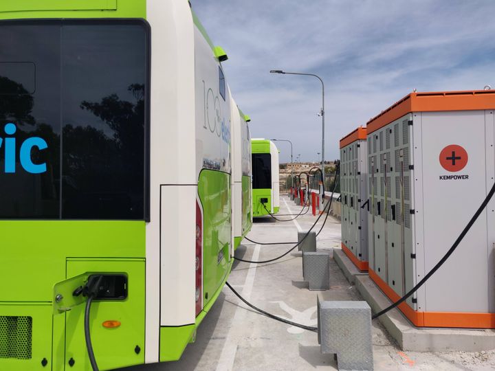 The e-buses are charged by Kempower Satellite charging systems, consisting of five 600kW Kempower Power Units and 15 Kempower Satellites.