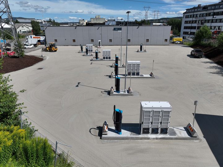 This project marks the first in Fastcharge’s series of Norwegian truck charging sites to be delivered by Kempower and Wennstrom.