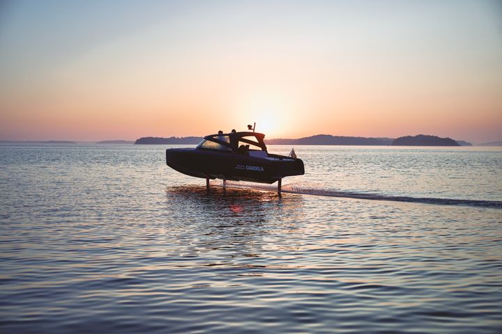 The record trip was made on Thursday, Sep 5, 2024, in the latest version of the leisure boat Candela C-8, equipped with a Polestar battery, and charged by Kempower.