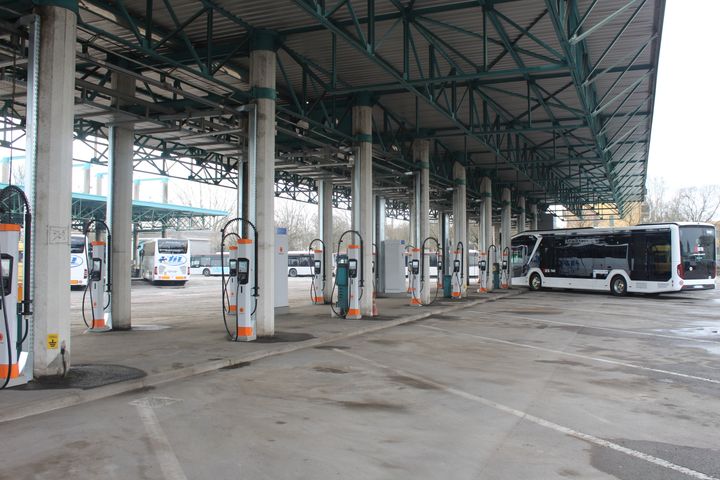 The charging power delivered by Kempower’s system will facilitate the full recharging of SETA’s e-buses at the depot overnight, meaning normal daily service hours can remain unchanged with no disruption or impact on profitability.