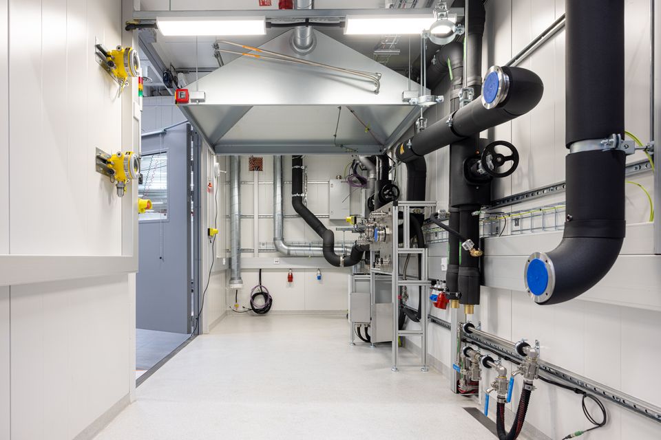 Innovative Hydrogen Fuel Cell Testing Facility Set to Revolutionize UK's Net-Zero Infrastructure