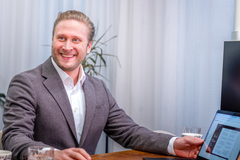 Springvestin sijoitusjohtajan Jouni Mäkelän mukaan kaksikäyttöyhtiöiden vahvuus on se, että kohdemarkkinoita on useita. Se antaa vahvemman selkänojan kasvuun.