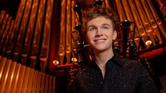 Lauantaina 25.10. klo 16.00 Musiikkitalossa kuullaan urkutaivaan nuorta tähteä, Berliinin filharmonikoiden solistina debytoinutta saksalaista Jan Liebermannia. Kuva: Max Lautenschläger