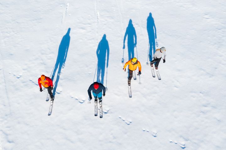 Kontiolahti Outdoorilta pystyi vuokraamaan muun muassa liukulumikenkiä.