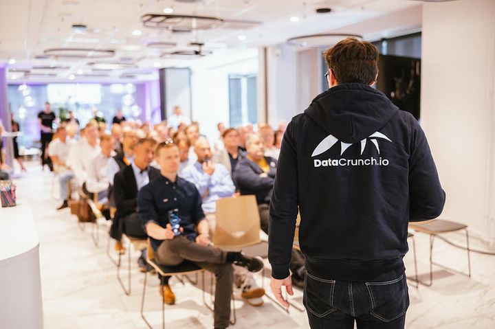 Datacrunch.io -startup pitchaamassa FiBANin enkelisijoittajille Pitch Finland -tapahtumassa. Kuva: FiBAN ry, Wasim Al-Nasser.