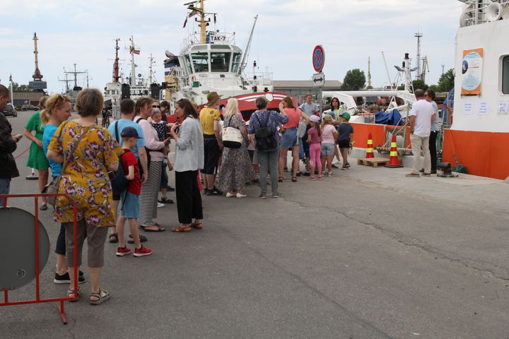 During R/V Aranda’s open day in Liepaja on 15 June 2023, 950 visitors stepped onboard; including nearly 200 schoolkids. This year Aranda will open to the public in Helsinki during the Tall Ships Races event from July 4–7 and on the Baltic Sea Day on August 29, 2024.
