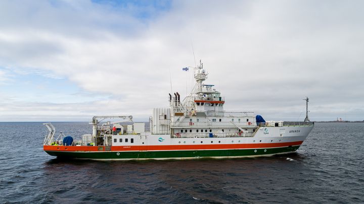 Aranda on a monitoring expedition in the Archipelago Sea in spring 2024.