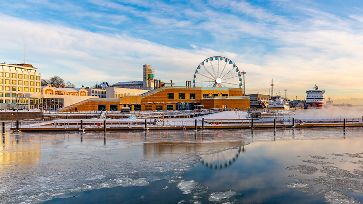 Talvinen Katajanokan laituri.