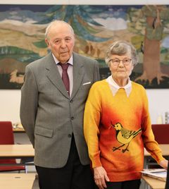 Vuoden ympäristöteko -palkinnon saajat Aarre ja Liisa Kellomäki.